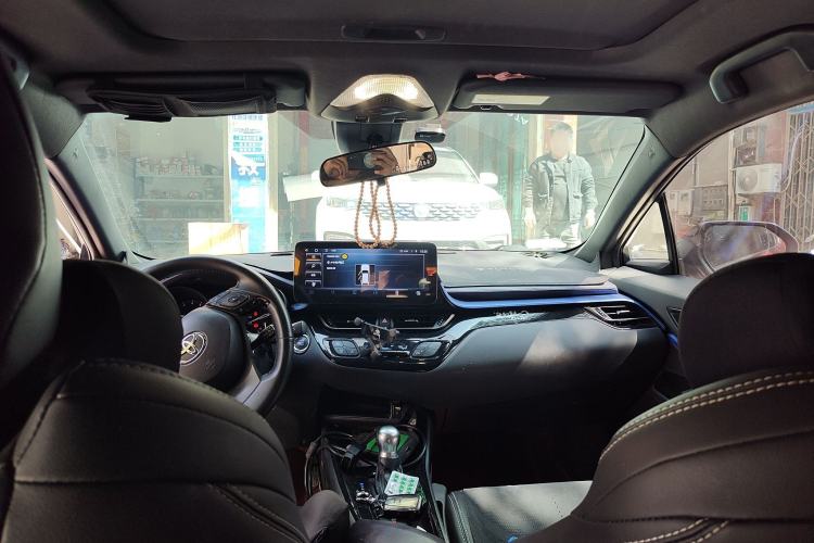 Used Toyota C-HR 2018 2.0L Leading with Sunroof China VI Standard
