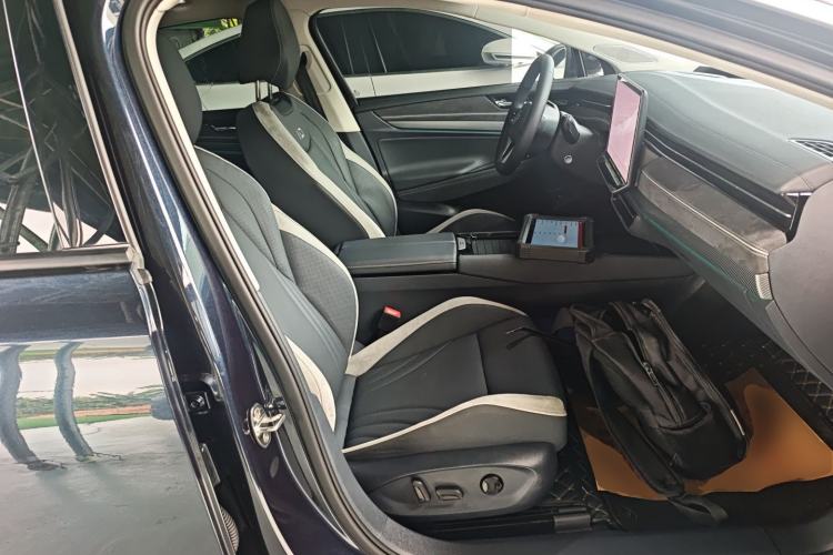 Used Volkswagen ID.7 VIZZION 2024 PRO Model Right Front Seat