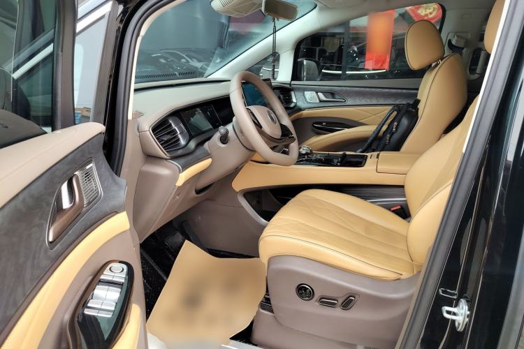 Used Denza D9 2022 EV 620 Prestige Model