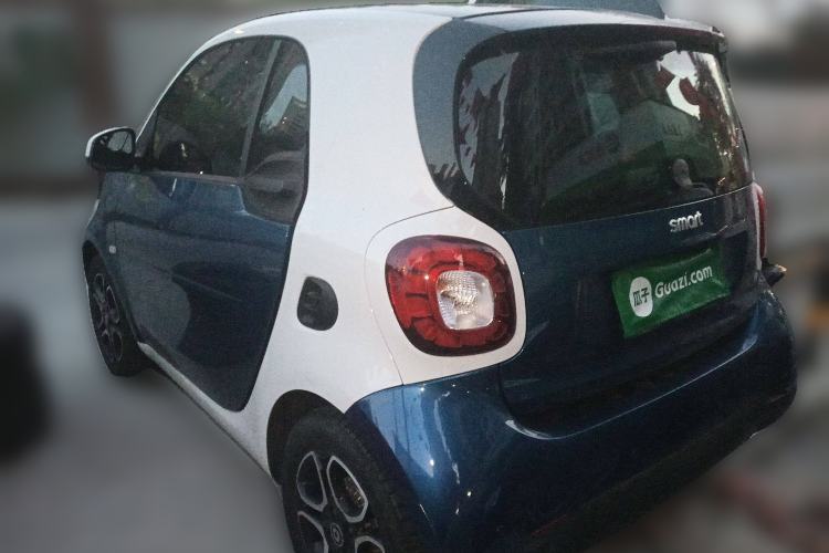 Used smart fortwo 2017 1.0L 52kW New Sound Special Edition China V Emission Standard
