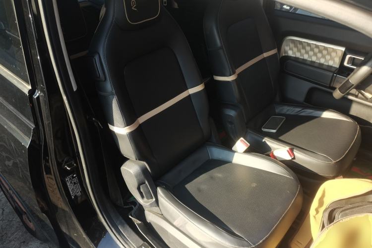 Used Baojun KiWi EV 2022 Artist Lite Edition Ternary Lithium Right Front Seat