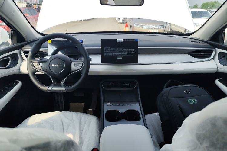 Used BYD Seal 05 DM-i 2026 DM-i 128KM Luxury Edition Center Console