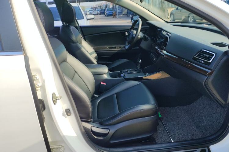 Used Kia K4 2014 1.8L Automatic DLX Right Front Seat