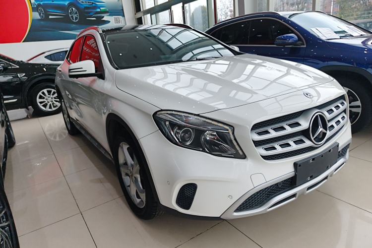 Used Mercedes-Benz GLA 2017 GLA 200 Sport Edition Front Right 45 Deg