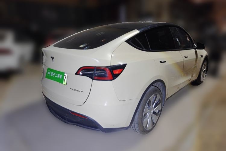 Used Tesla Model Y 2021 Standard Range Rear-Wheel Drive Version Rear Right 45 Deg