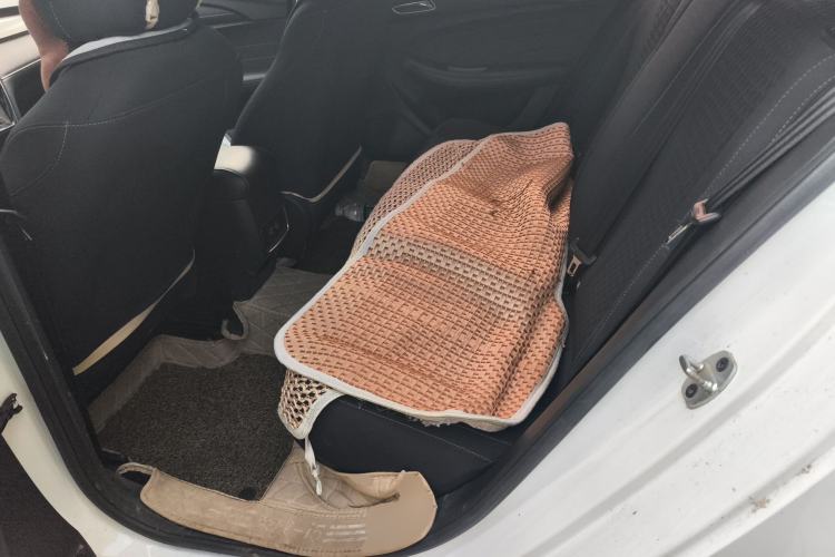 Used Roewe i5 2019 1.5L Manual 4G Connect Luxury Edition
