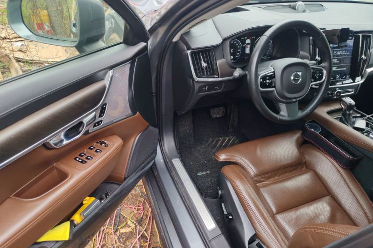 Used Volvo V90 2019 Cross Country T5 AWD Luxury Edition China V Standard
