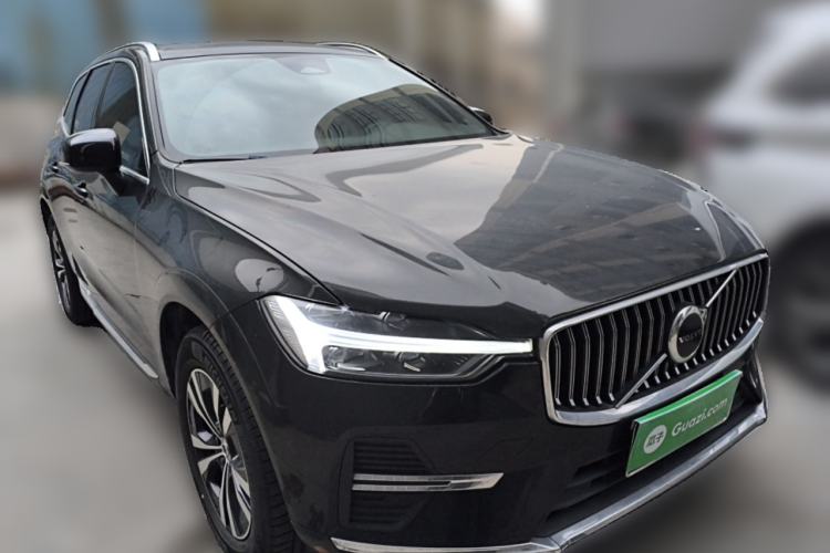 Used Volvo XC60 2024 B5 4x4 Smart Luxury Edition Front Right 45 Deg