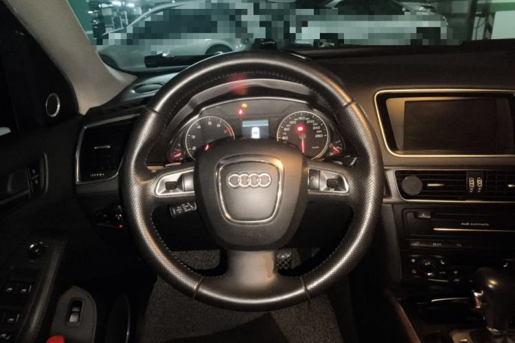 Used Audi Q5 2010 3.2 FSI Sport Edition Steering Wheel