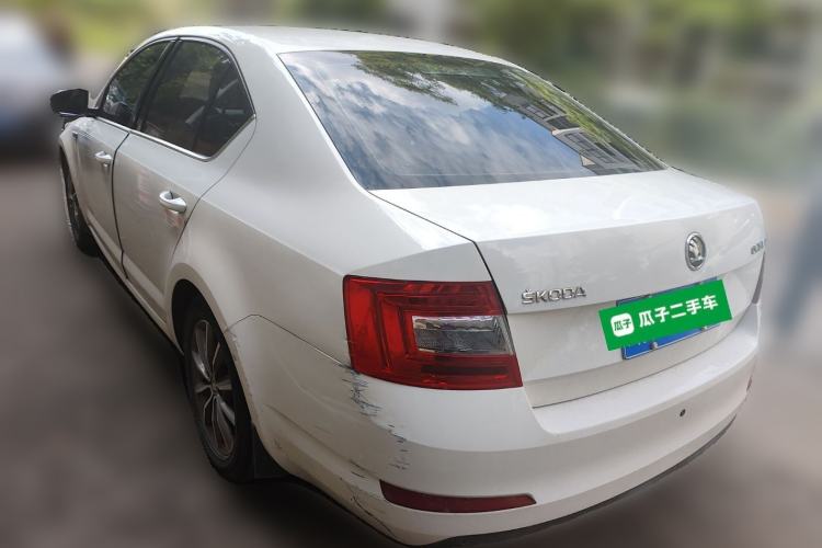 Used Skoda Octavia 2017 1.6L Manual Front-Wheel-Drive Version Rear Left 45 Deg