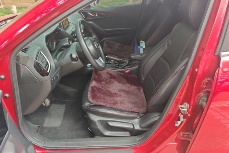 Used Mazda Mazda 3 Axela 2016 Sedan 1.5L Automatic Luxury Model
