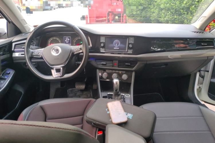 Used Volkswagen Bora 2020 1.5L Automatic Comfort Model Center Console