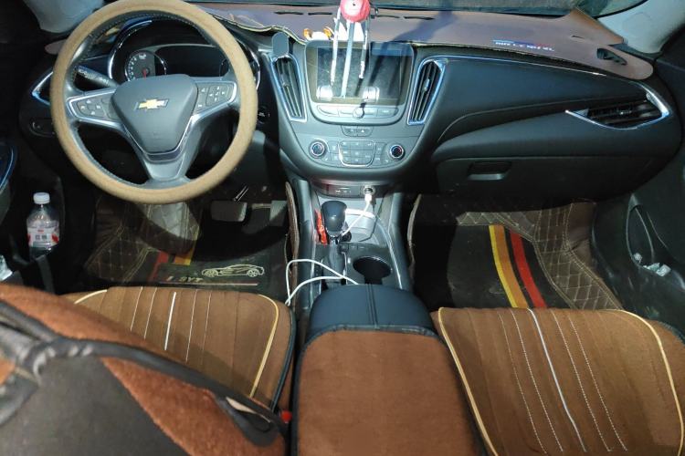 Used Chevrolet Malibu XL 2022 535T Automatic RuiLian Edition Center Console