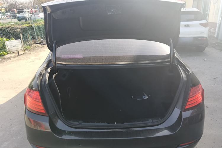 Used BMW 5 Series 2014 525Li Leading Model
