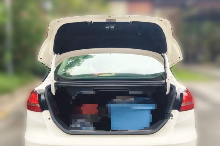 Used Ford Focus 2018 Sedan Classic 1.6L Automatic Trendy SmartDrive Edition Trunk