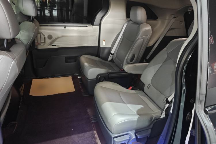 Used Toyota Granvia 2023 2.5L Hybrid Comfort Edition Left Rear Seat