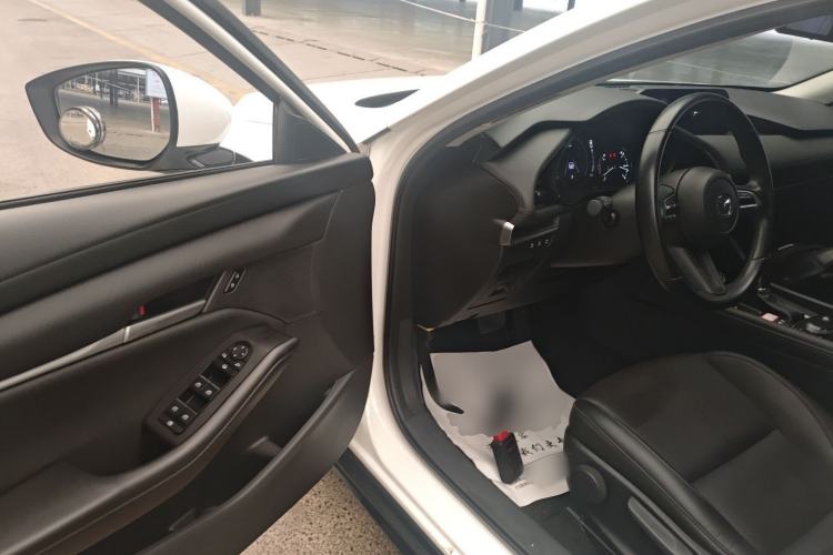 Used Mazda Mazda 3 Axela 2021 1.5L Automatic Luxury Version
