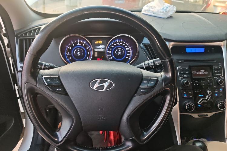 Used Hyundai Sonata 2015 Classic 2.0L Automatic Luxury Edition Steering Wheel