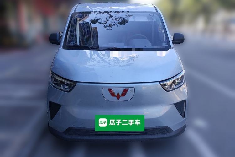 Used Wuling Yangguang 2025 Model 310KM Bus Edition—Customized by CATL
