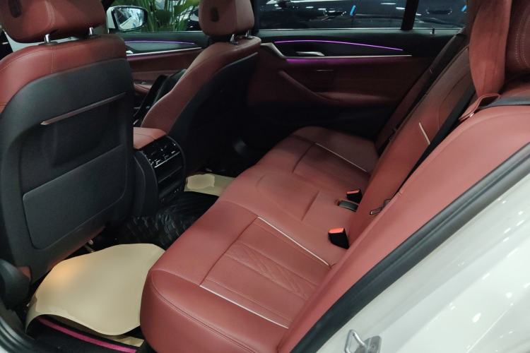 Used BMW 5 Series 2022 Second Facelift 530Li Leading Edition M Sport Package Left Rear Seat