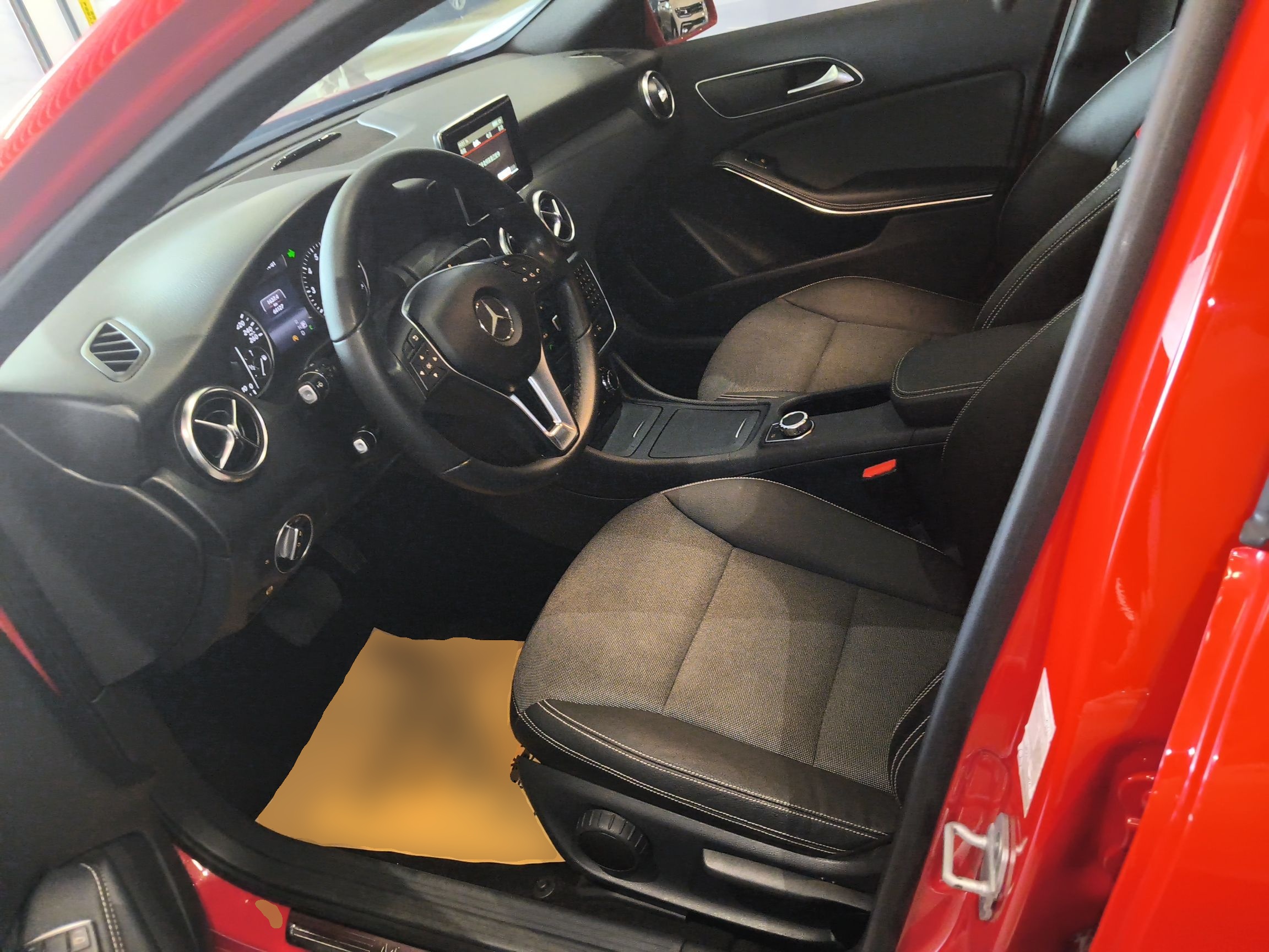 Переднее сиденье в автомобиле