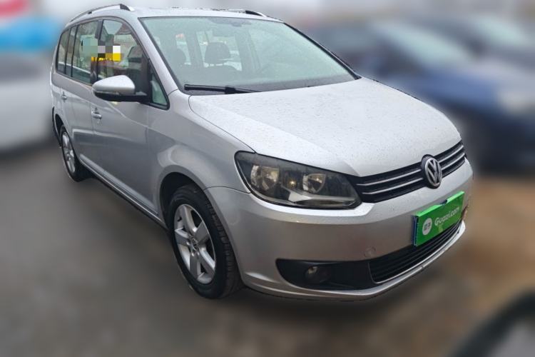 Used Volkswagen Touran 2013 1.4T DSG Comfort Edition 5-Seater Front Right 45 Deg