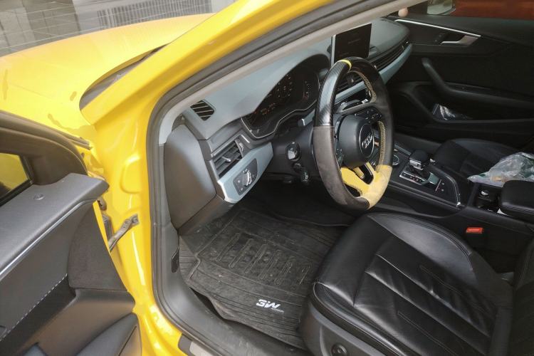 Used Audi A4L 2018 30th Anniversary Edition 40 TFSI Fashion Model
