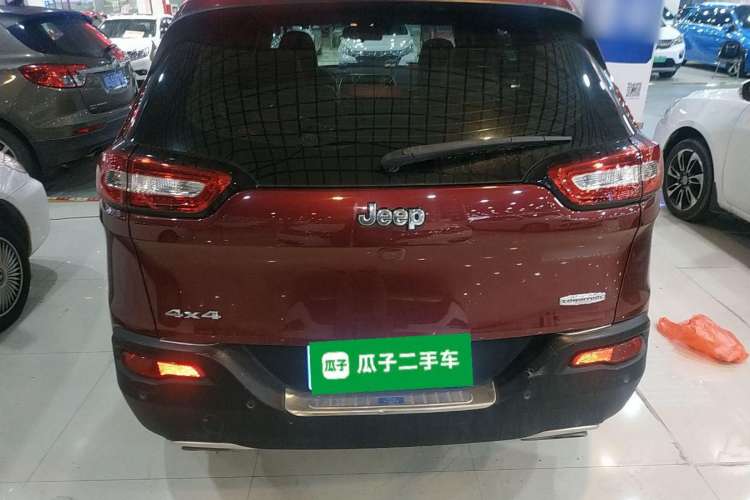 Used Jeep Cherokee 2016 2.4L Professional Smart Version