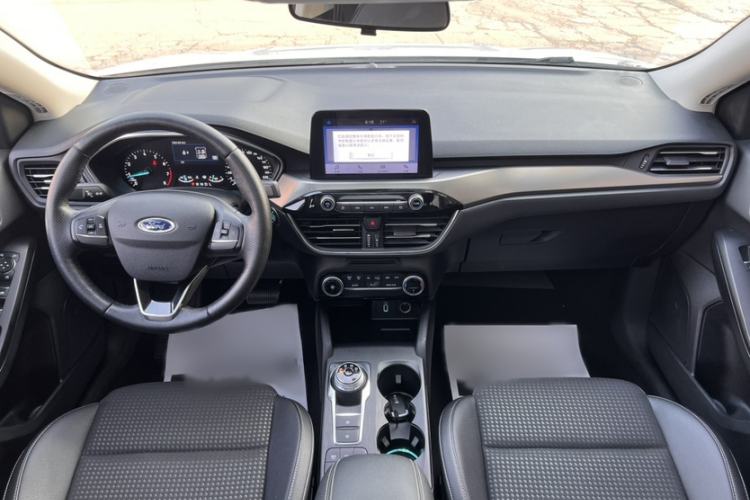 Used Ford Focus 2020 Sedan EcoBoost 180 Automatic Trend Edition Interior 4