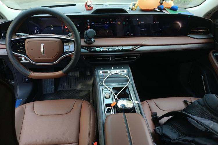 Used Lincoln Z 2024 2.0T Two-Wheel Drive Luxury Hybrid Version Center Console