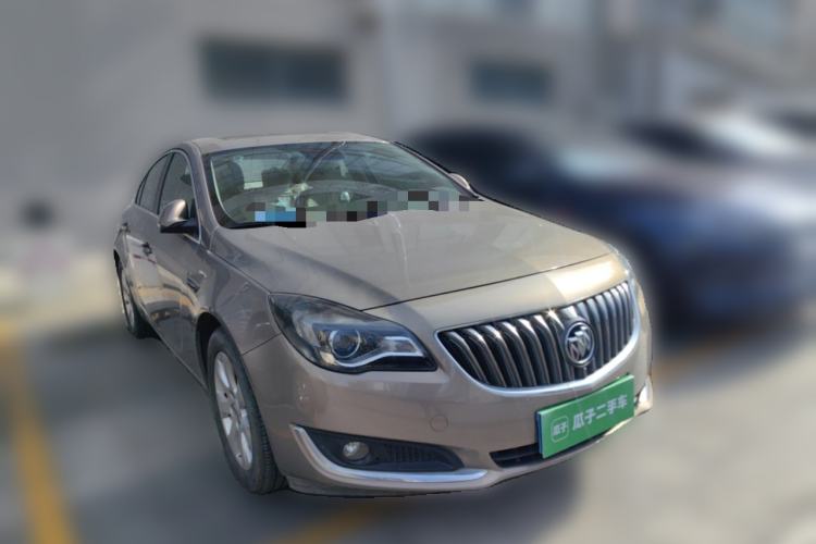 Used Buick Regal 2015 2.0L Elite Fashion Edition Front Right 45 Deg