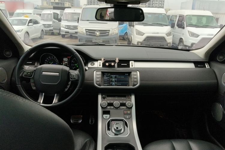 Used Land Rover Range Evoque 2015 2.0T Five-Door Sporty Edition Center Console