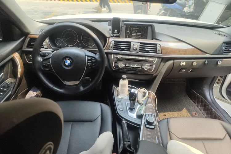 Used BMW 3 Series 2013 320Li Fashion Model Center Console