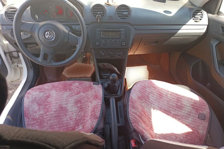 Used Volkswagen Jetta 2015 1.6L Manual Fashion Edition Center Console