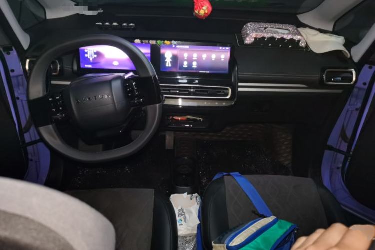 Used Baojun KiWi EV 2023 Edition Strawberry Bear Limited Edition Lithium Iron Phosphate
