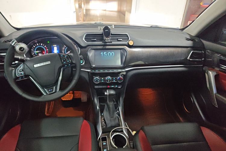 Used Haval H2 2017 Blue Label 1.5T Automatic Two-Wheel Drive Luxury Model Center Console