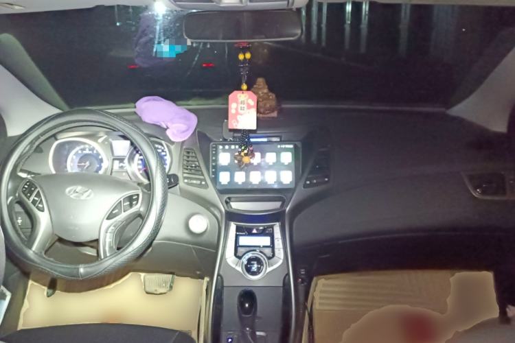 Used Hyundai Elantra (5th Generation / Langdong) 2013 1.6L Automatic Luxury Model Center Console