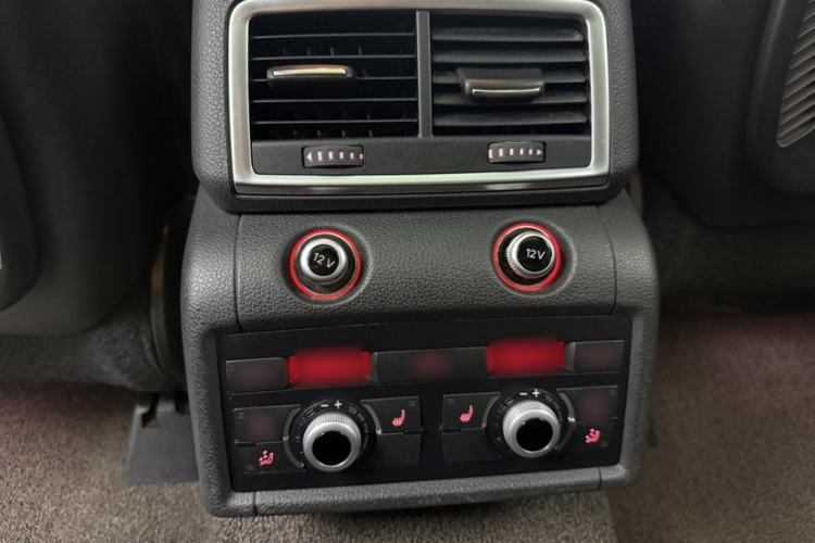 Used Audi Q7 2014 35 TFSI Off-road Model Interior 5