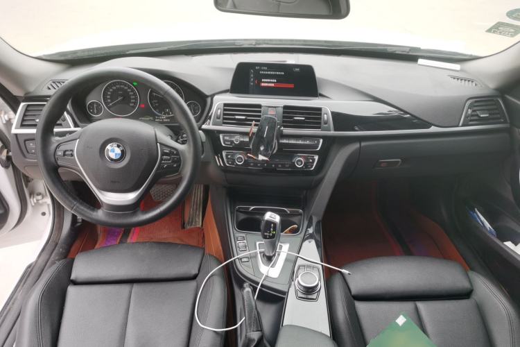Used BMW 3 Series GT 2019 320i Sport Edition Center Console