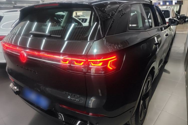 Used Volkswagen Tavendor 2024 380TSI All-Wheel Drive R-Line Blacklight Knight Edition Rear Right 45 Deg