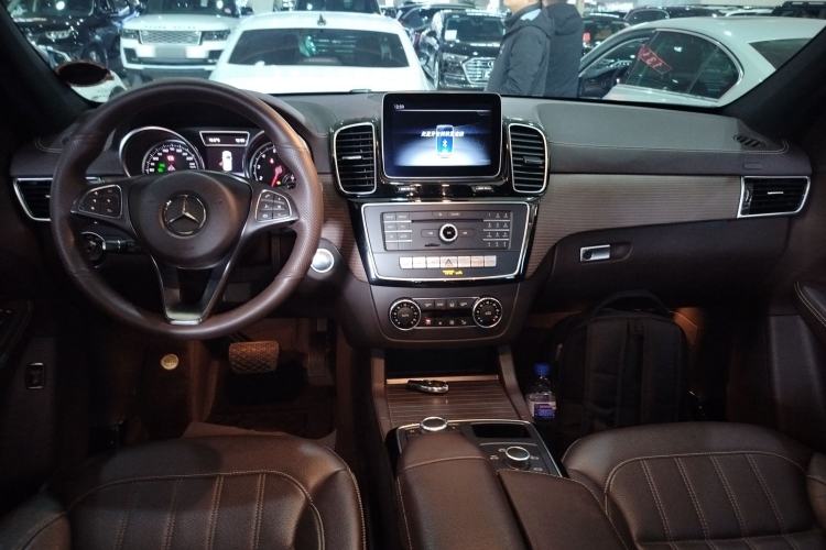 Used Mercedes-Benz GLE 2018 GLE 320 4MATIC Dynamic Edition Collector's Edition Center Console