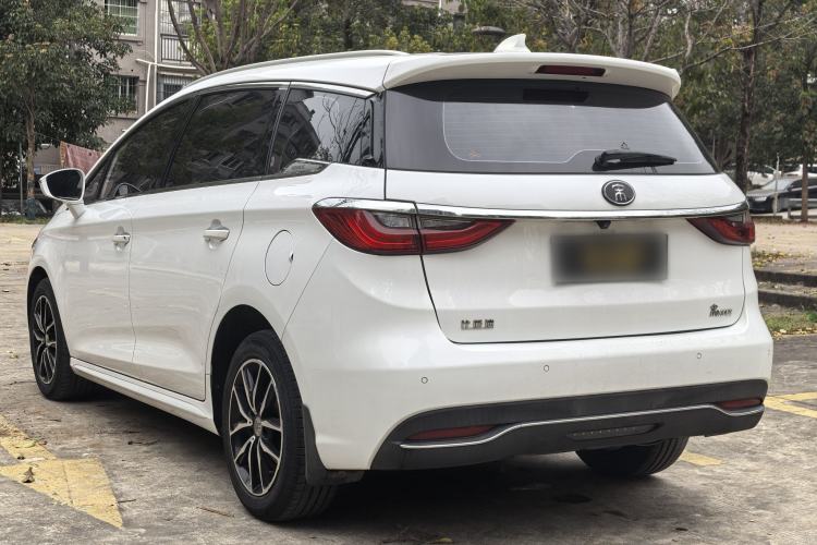 Used BYD Song MAX 2018 1.5T Automatic Smart Connect Elite Model with 6 Seats