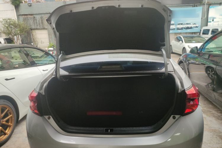 Used Toyota Levin 2017 Revised Dual-Engine 1.8H GS E-CVT Elite Sunroof Version China V Standard
