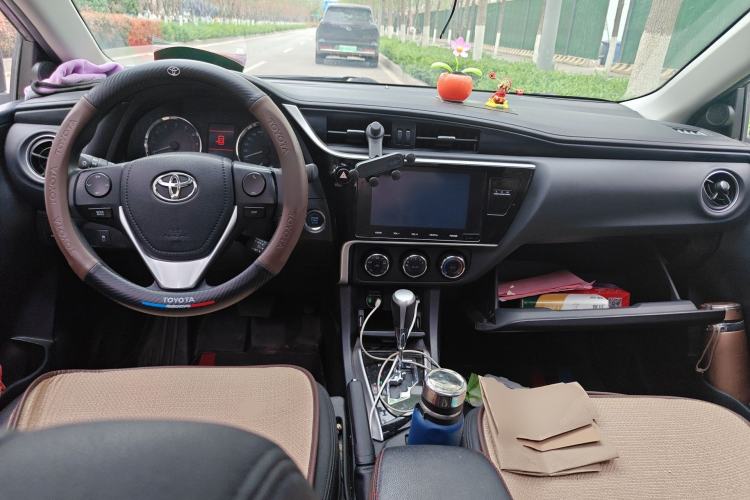 Used Toyota Corolla 2018 1.2T S-CVT GL-i Zhihui Edition Center Console