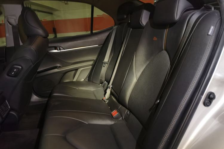 Used Toyota Camry 2021 2.0G Luxury Edition
