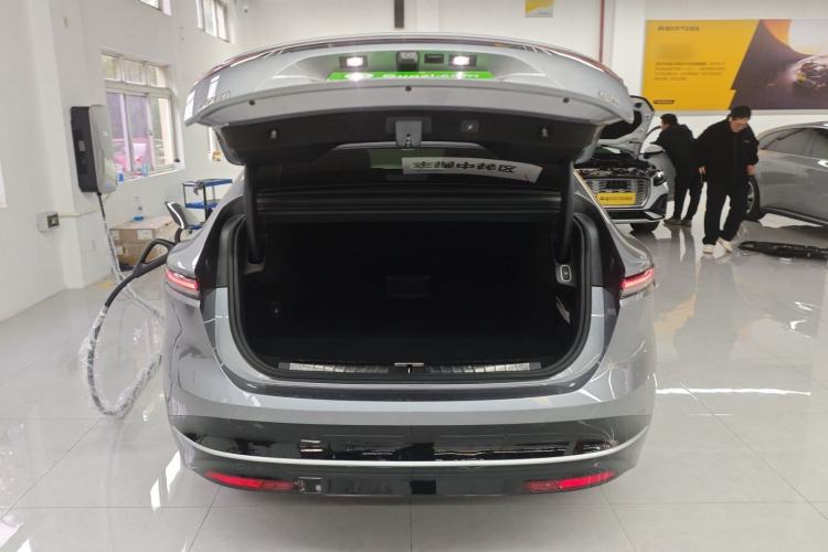 Used Nio ET9 2025 100kWh Signature Edition
