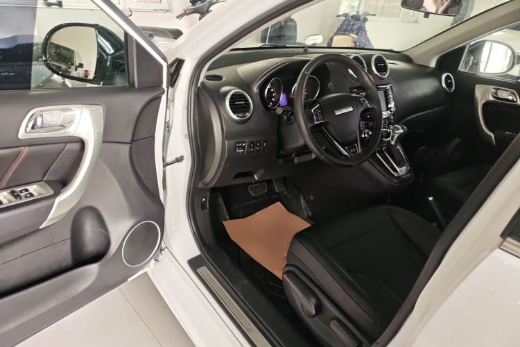 Used Haval H6 2016 Upgraded Model 1.5T Automatic Two-Wheel Drive Elite Version Driver Seat