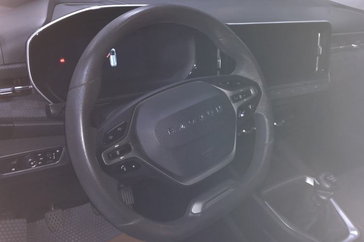 Used Baojun RM-5 2019 1.5L Manual Elite Edition with 24-hour Online Service 5 Seats Steering Wheel