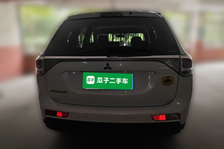 Used Mitsubishi Outlander 2013 2.4L 4x4 Luxury Navigation Edition 5 Seats