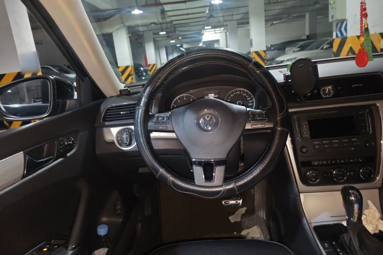 Used Volkswagen Passat 2015 1.8TSI DSG Prestige Edition Steering Wheel